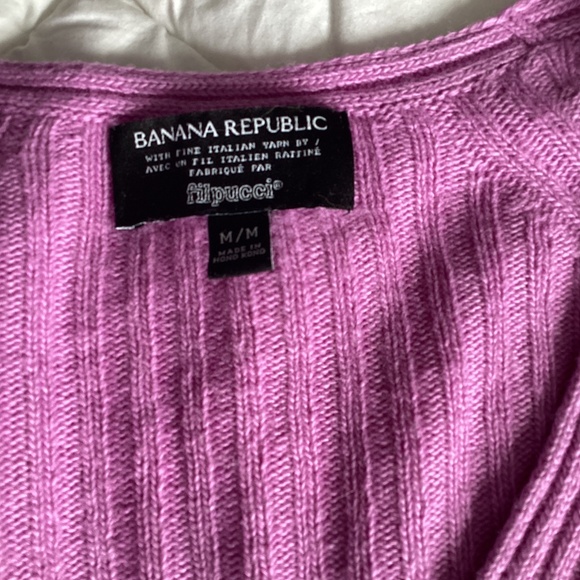 BANANA REPUBLIC LIGHTWEIGHT V NECK FILPUCCI ITALIAN YARN RIBBED FITTED SWEATER - Picture 3 of 10